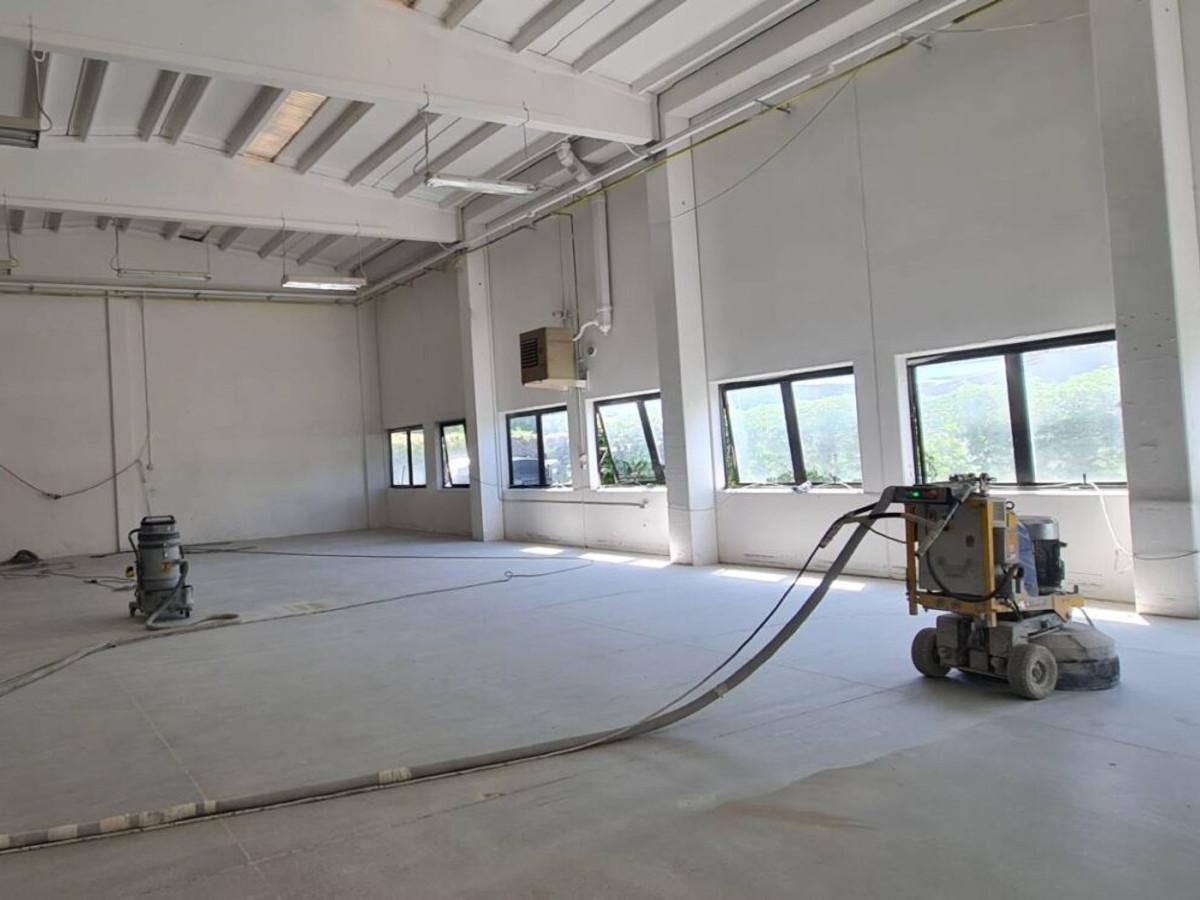 rivitalizza il tuo spazio con la levigazione del cemento lutilizzo dei prodotti chimici giusti